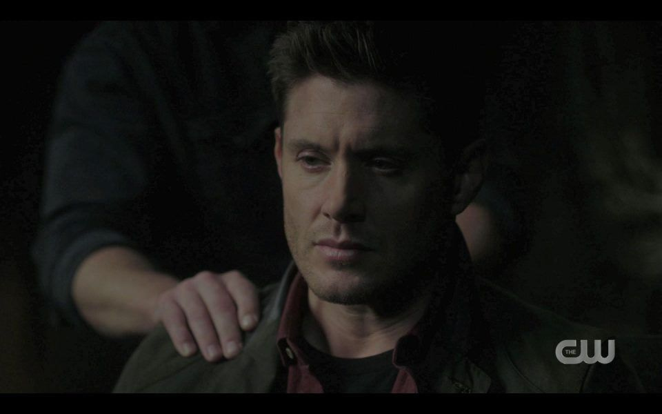 Lee pattings Dean Winchester on shoulder SPN 1507 Lee pattings Dean Winchester on shoulder SPN 1507