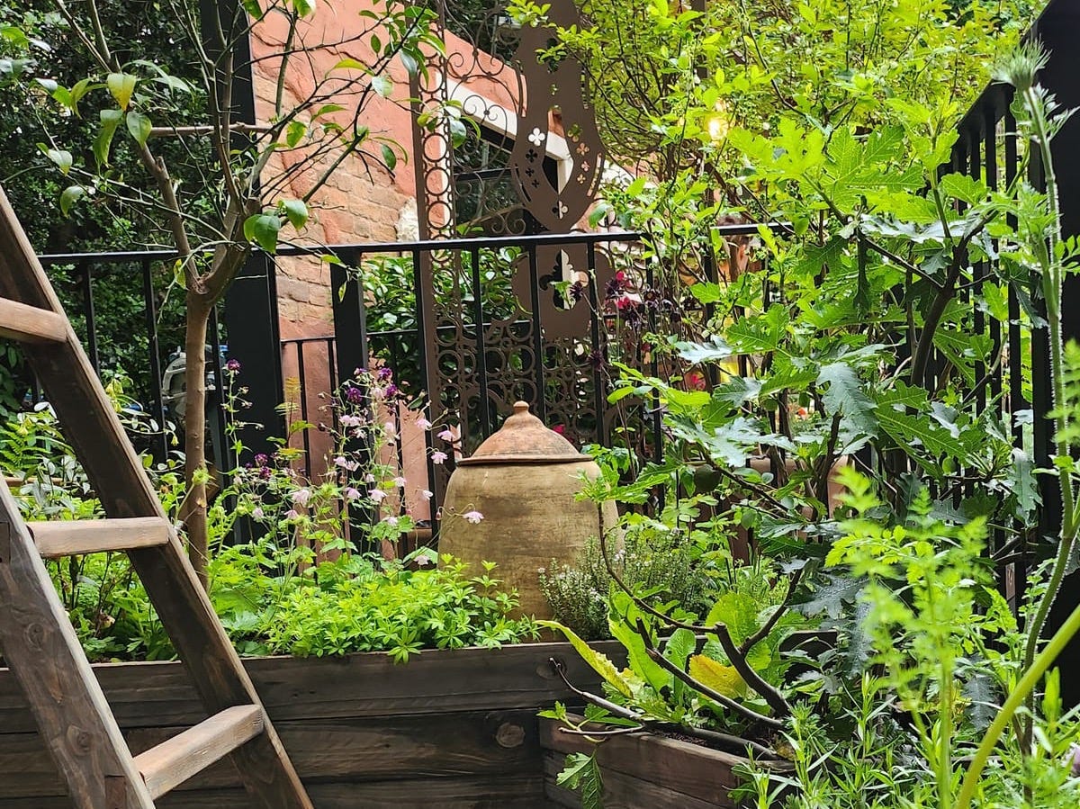 Terracotta food compost Terracotta food compost