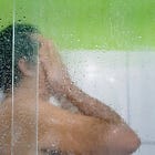 Prendre une douche đżđŠ
