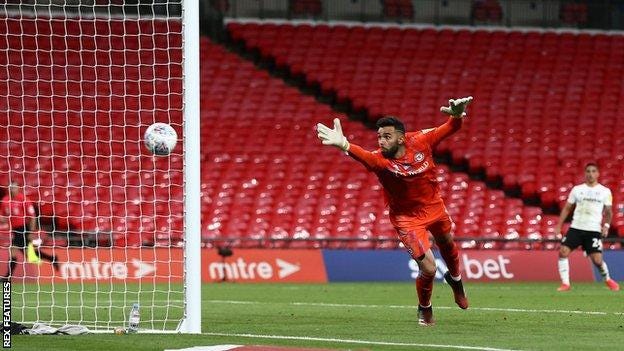 Championship play-off final: Brentford 1-2 Fulham (AET) - BBC Sport