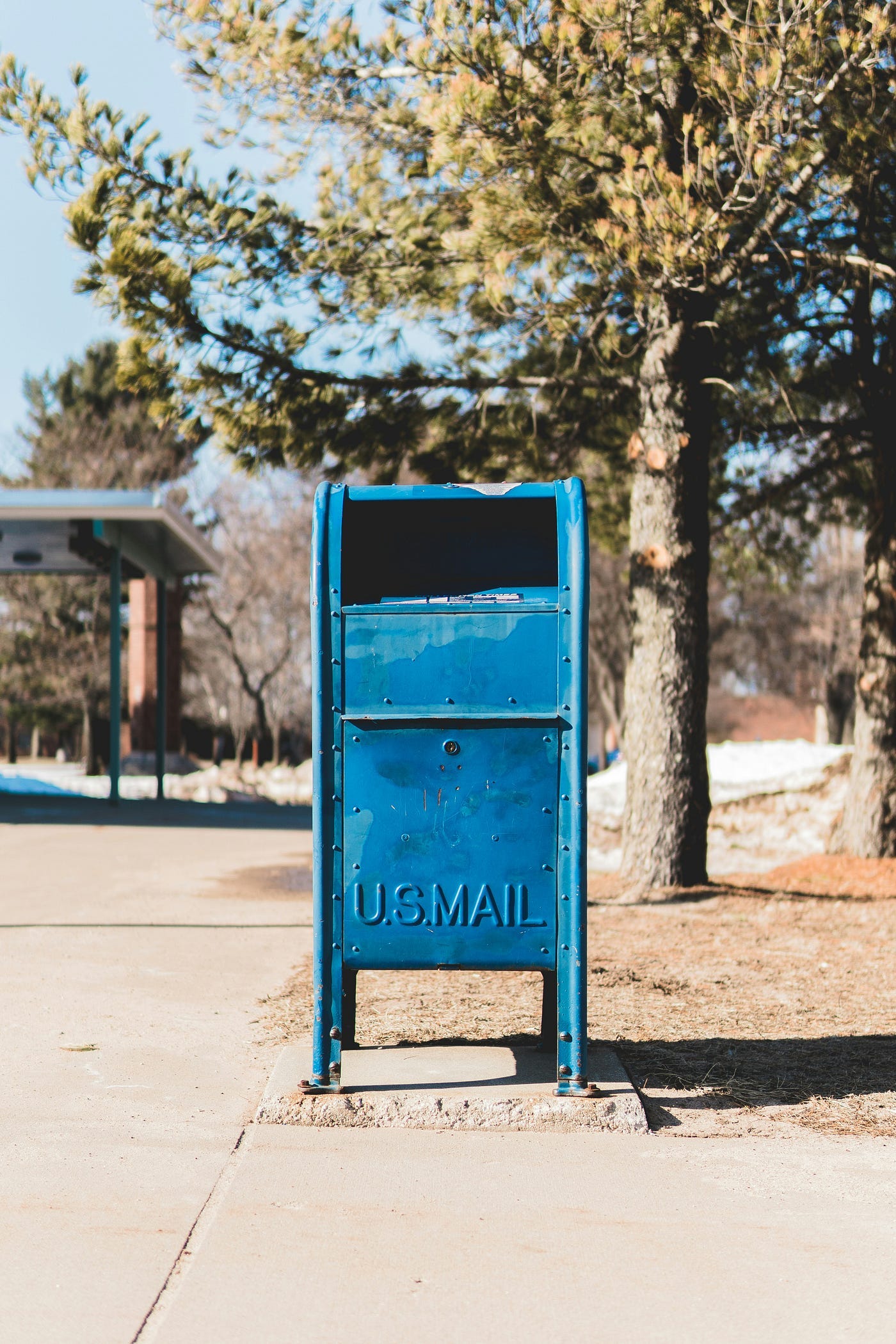Blue US MAIL box