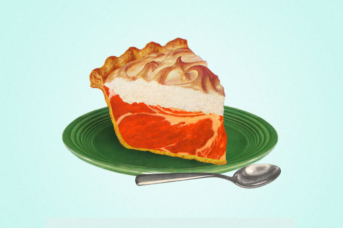 Illustration of a slice of meringue pie with meat interior, on a green plate with a spoon.