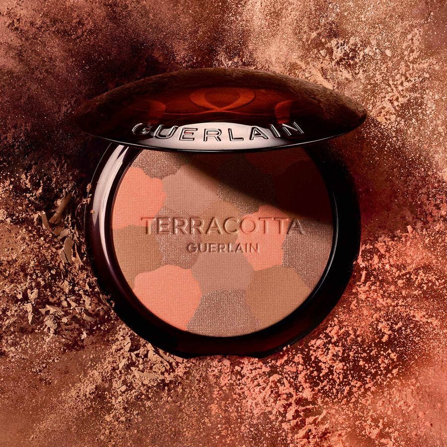 Terracotta Light ⋅ THE SUN-KISSED NATURAL HEALTHY GLOW POWDER - 96%  NATURALLY-DERIVED INGREDIENTS ⋅ GUERLAIN