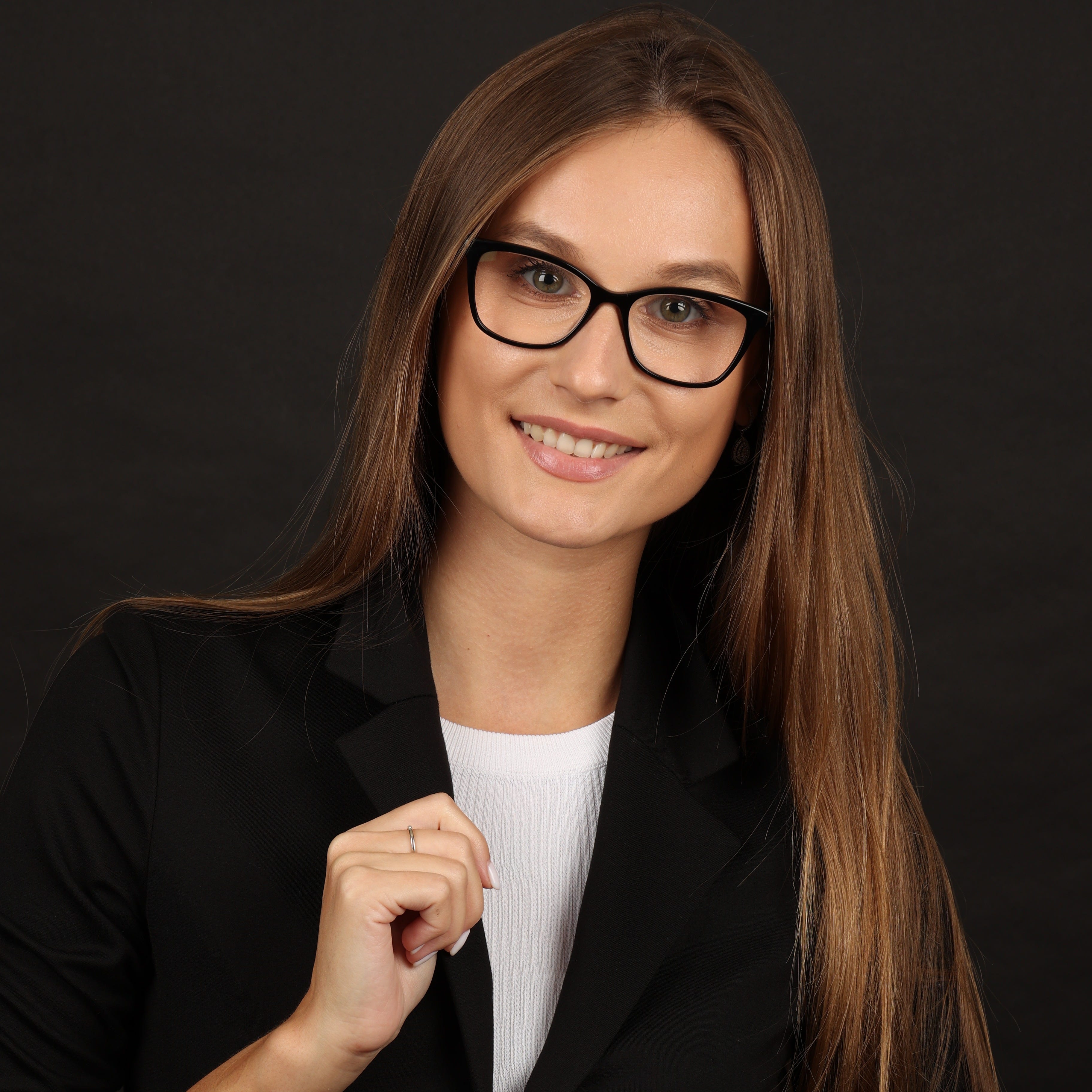 Julia Ostian | Equity Research