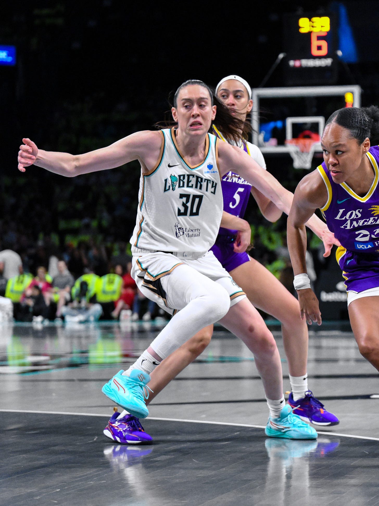 Breanna Stewart injury update: Liberty star suffers lower leg injury