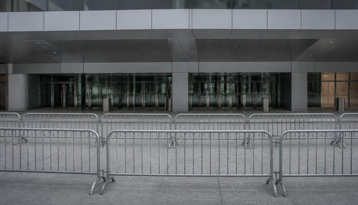 Bomb Threat Emailed to the Venue — Political conference, 1,000 attendees, government building, day 2 morning Bomb Threat Emailed to the Venue — Political conference, 1,000 attendees, government building, day 2 morning