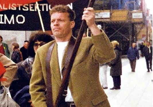 On this day, 12 October 1999, Swedish warehouse worker, rugby fan, revolutionary unionist and anti-fascist Björn Söderberg was murdered by fascists outside his home. Söderberg had tipped off the newspaper of his On this day, 12 October 1999, Swedish warehouse worker, rugby fan, revolutionary unionist and anti-fascist Björn Söderberg was murdered by fascists outside his home. Söderberg had tipped off the newspaper of his