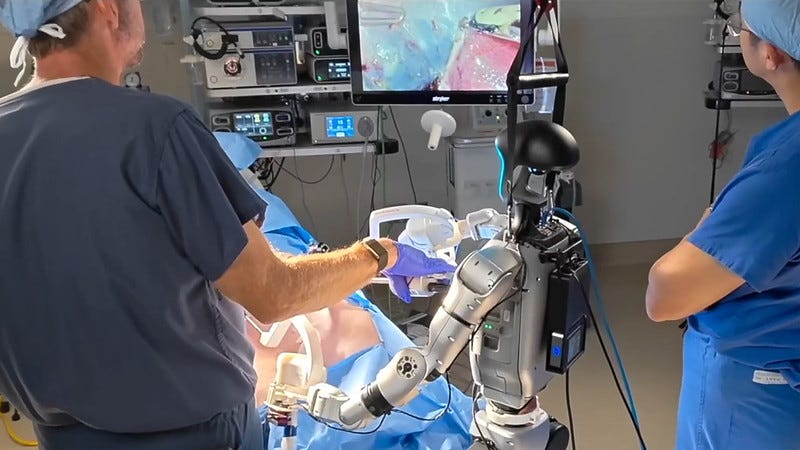 In a First, Remotely-Operated Humanoid Robot Performs Gallbladder Removal Surgery