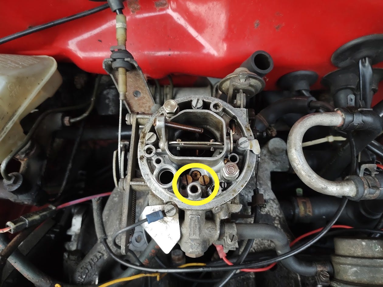 Weber 32 TLA carb from above showing jet position