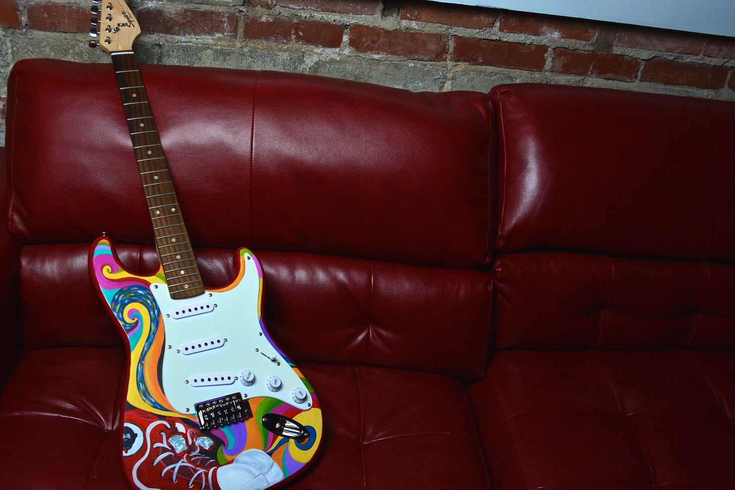 The anonymous guitar gifted to the host.
