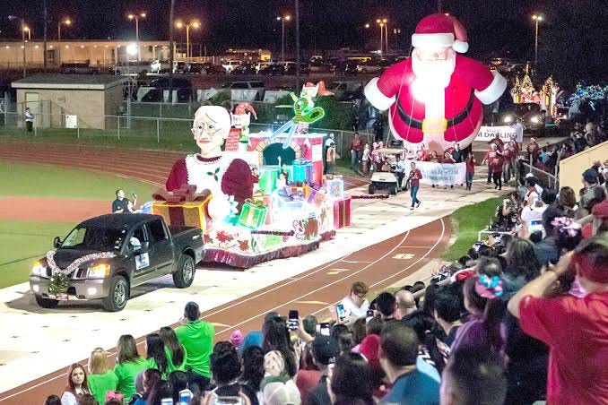Businesses Reap Benefits From “The Best Parade In The World” - The McAllen Holiday Parade - McAllen Chamber of Commerce Businesses Reap Benefits From “The Best Parade In The World” - The McAllen Holiday Parade - McAllen Chamber of Commerce