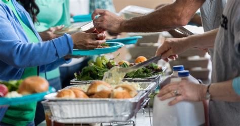 Food donation, meal deliveries and other ways to give back this Christmas Food donation, meal deliveries and other ways to give back this Christmas