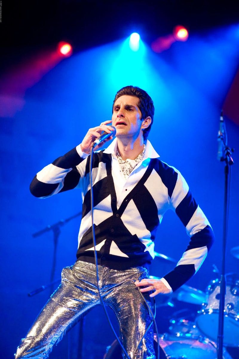 Perry Farrell - Wikipedia, la enciclopedia libre