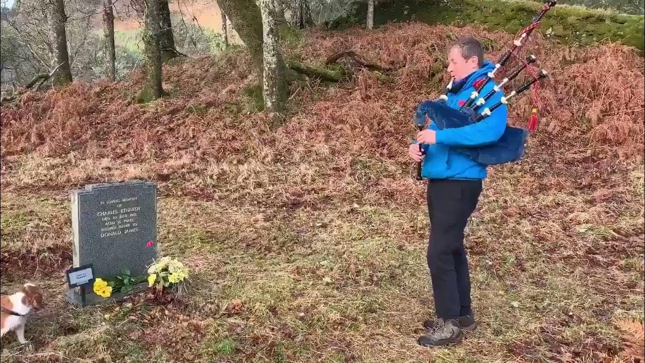 Alastair Campbell plays his annual bagpipe lament to Charles Kennedy at his  graveside