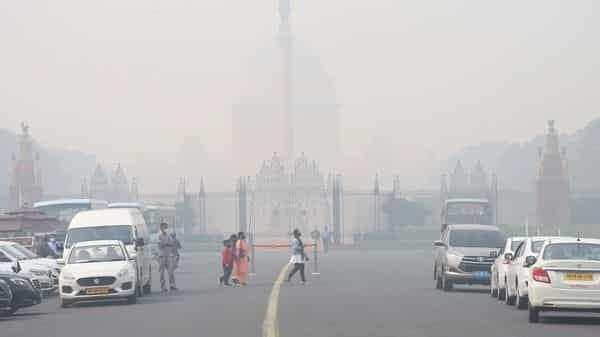 Delhi: Avoid going outdoors amid worst air pollution, says CPCB