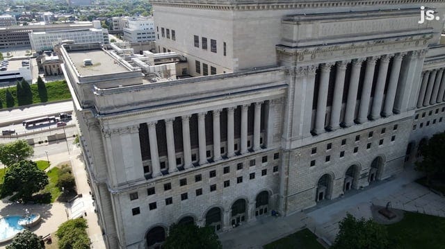 Milwaukee County Circuit Judge Hannah Dugan arrested by federal authorities  at Courthouse : r/politics