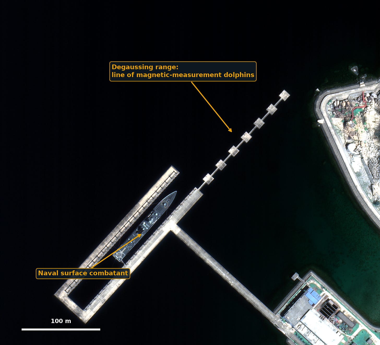 Zoom of the degaussing pier and dolphin line Zoom of the degaussing pier and dolphin line