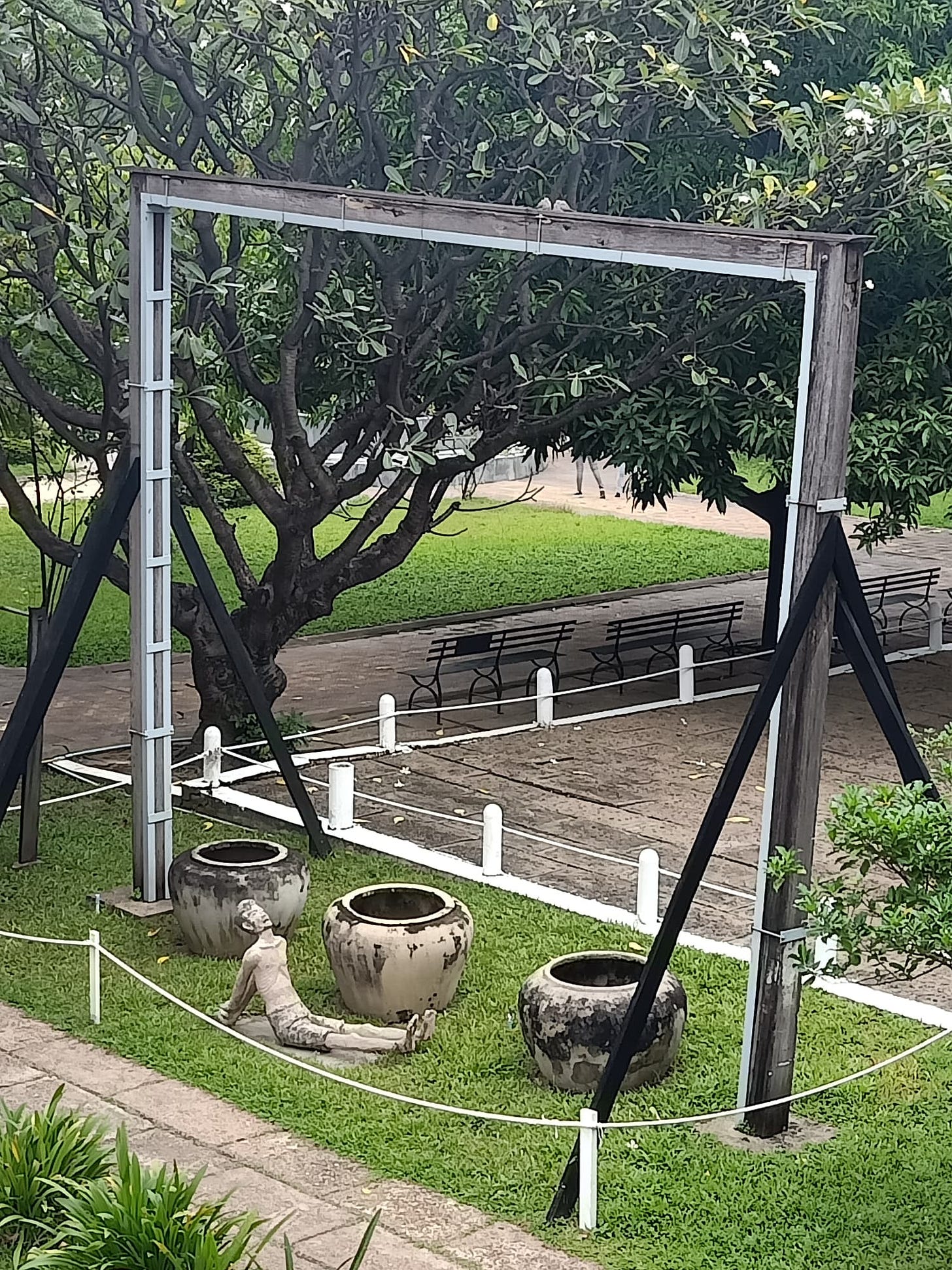 No description available.