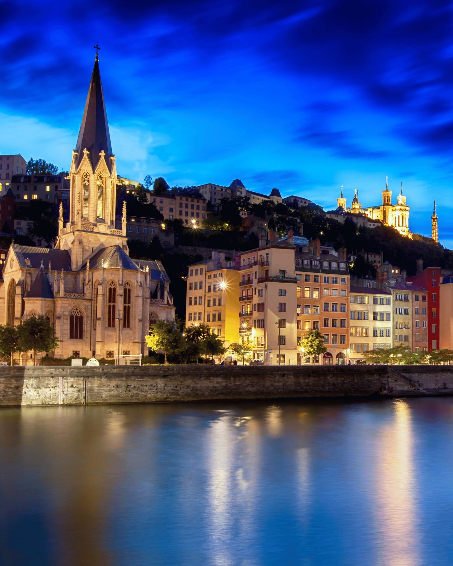 No photo description available.