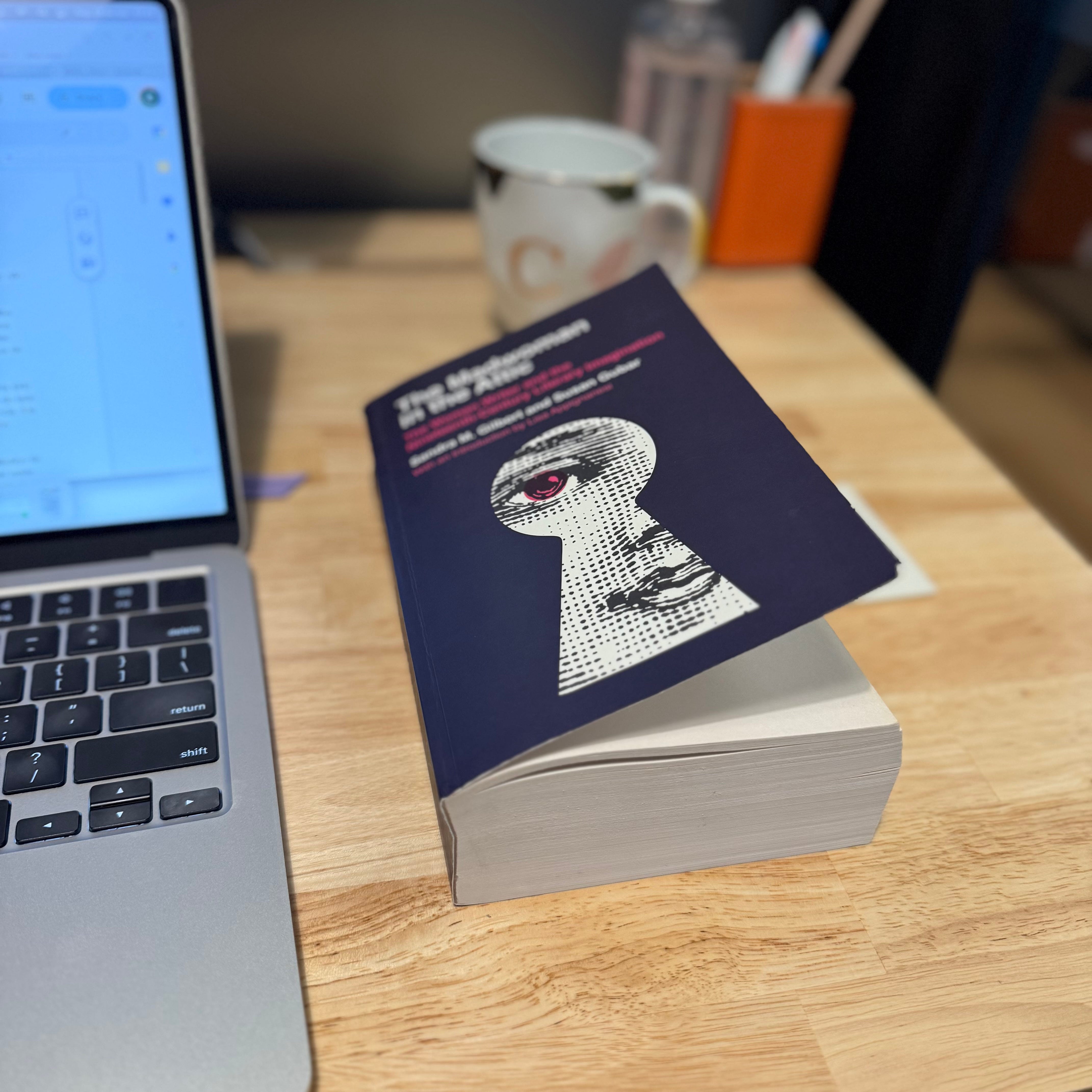 A louca no sótão e a autonomia literária, image size:4284x4284