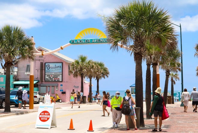 Flagler Avenue leads straight to New Smyrna Beach.