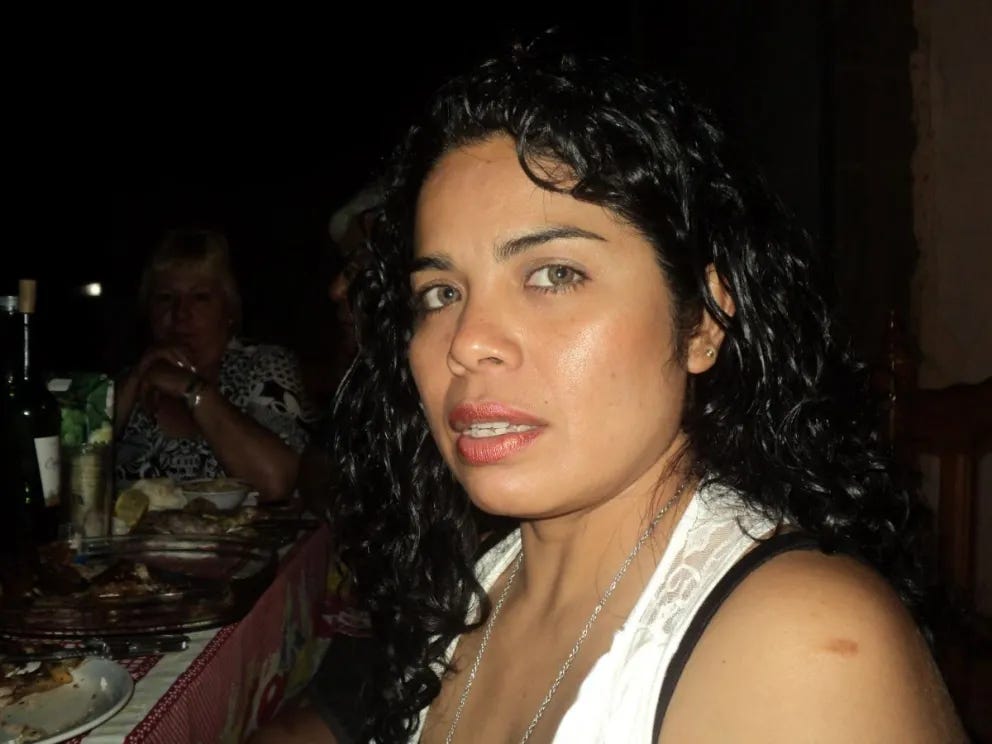 Tristeza y conmoción en la comunidad educativa tras la inesperada muerte de una profesora de francés Tristeza y conmoción en la comunidad educativa tras la inesperada muerte de una profesora de francés