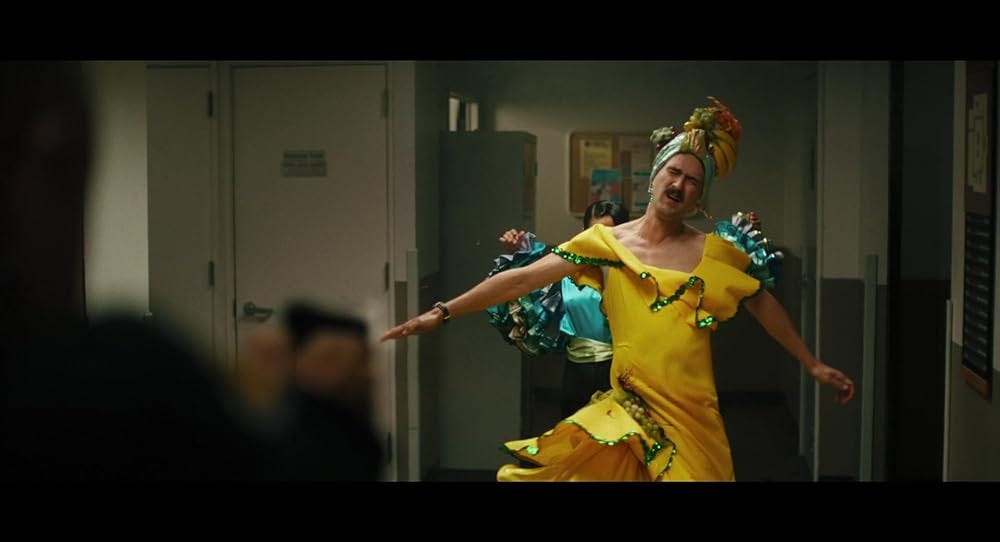 Nada importa, bora sair com visual de Carmen Miranda e cantar músicas temas de filmes da Pixar por aí. Nada importa, bora sair com visual de Carmen Miranda e cantar músicas temas de filmes da Pixar por aí.