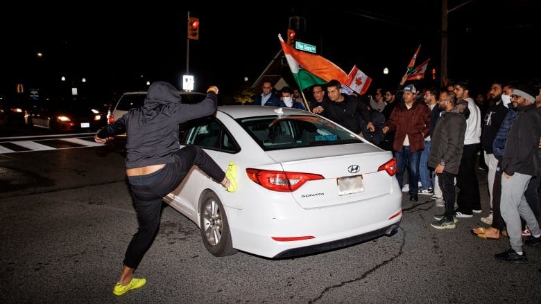 Weapons seen at pro-India protest near Hindu temple in Brampton, Peel police say | CBC News Weapons seen at pro-India protest near Hindu temple in Brampton, Peel police say | CBC News