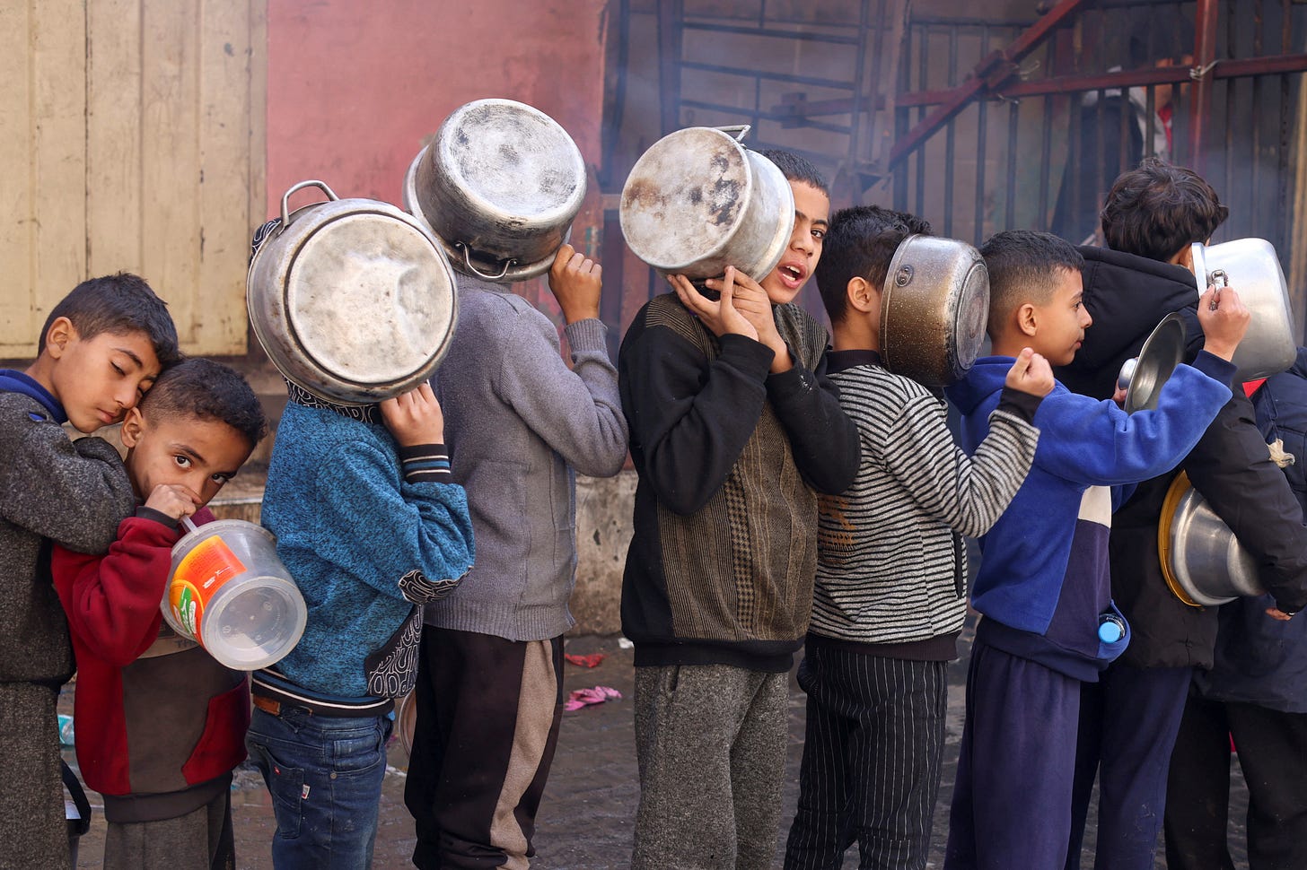 Gaza children dizzy from hunger as war impedes food ...