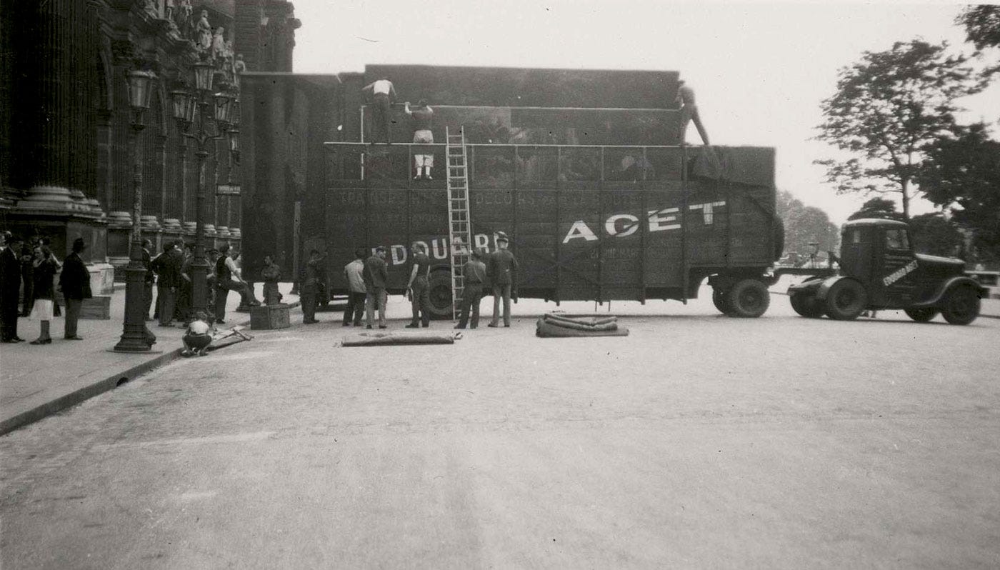 Lorry carrying Louvre masterpieces 1939 Lorry carrying Louvre masterpieces 1939
