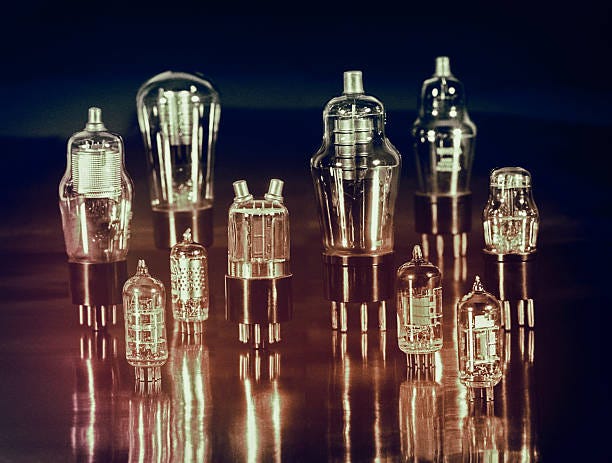 radio, tv and amplifier valves - vacuum tube radio stock pictures, royalty-free photos & images radio, tv and amplifier valves - vacuum tube radio stock pictures, royalty-free photos & images