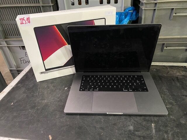 Null 1 PC PORTABLE APPLE MACBOOK PRO 16 POUCES M1 PRO - N°HFRQ5XWYQQ + BOITE + A&hellip;