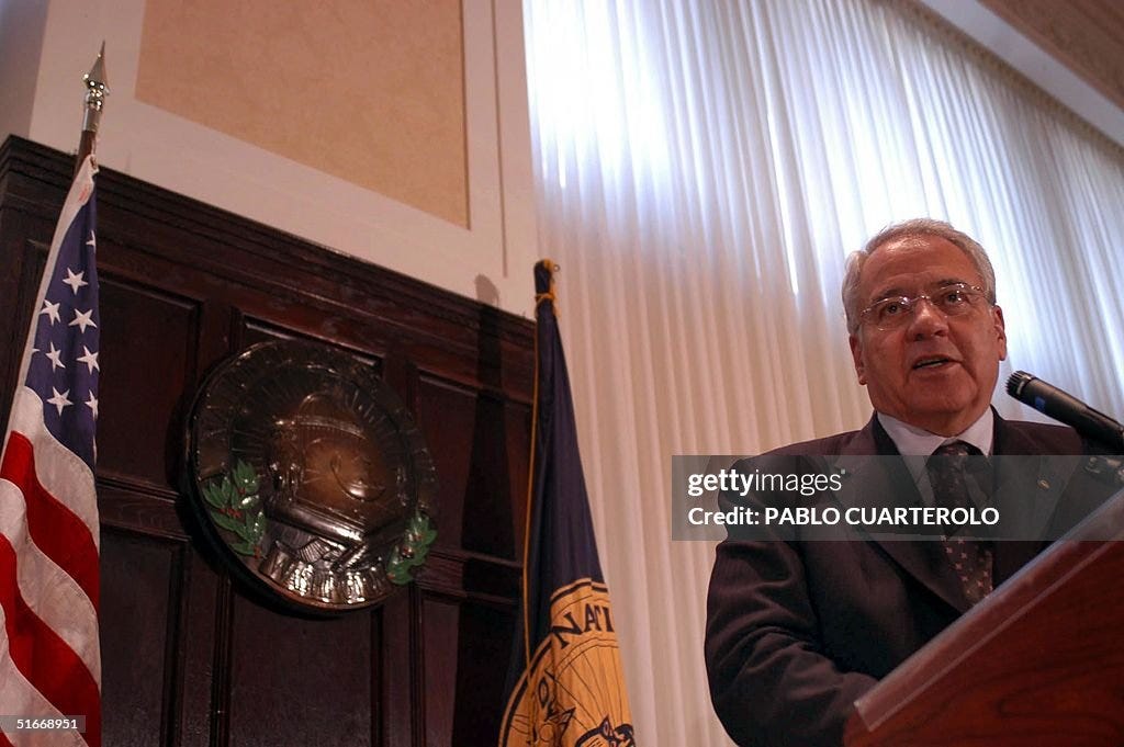 Bolivian President Gonzalo Sanchez de Lozada speak