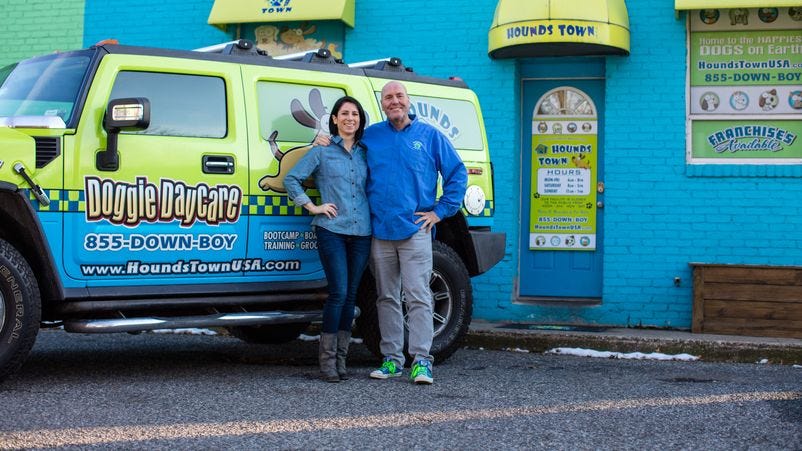 Hounds Town USA Franchise Sales Lead Wins “Pathways to Entrepreneurship”  Program, Will Open Colorado&#39;s First Hounds Town USA