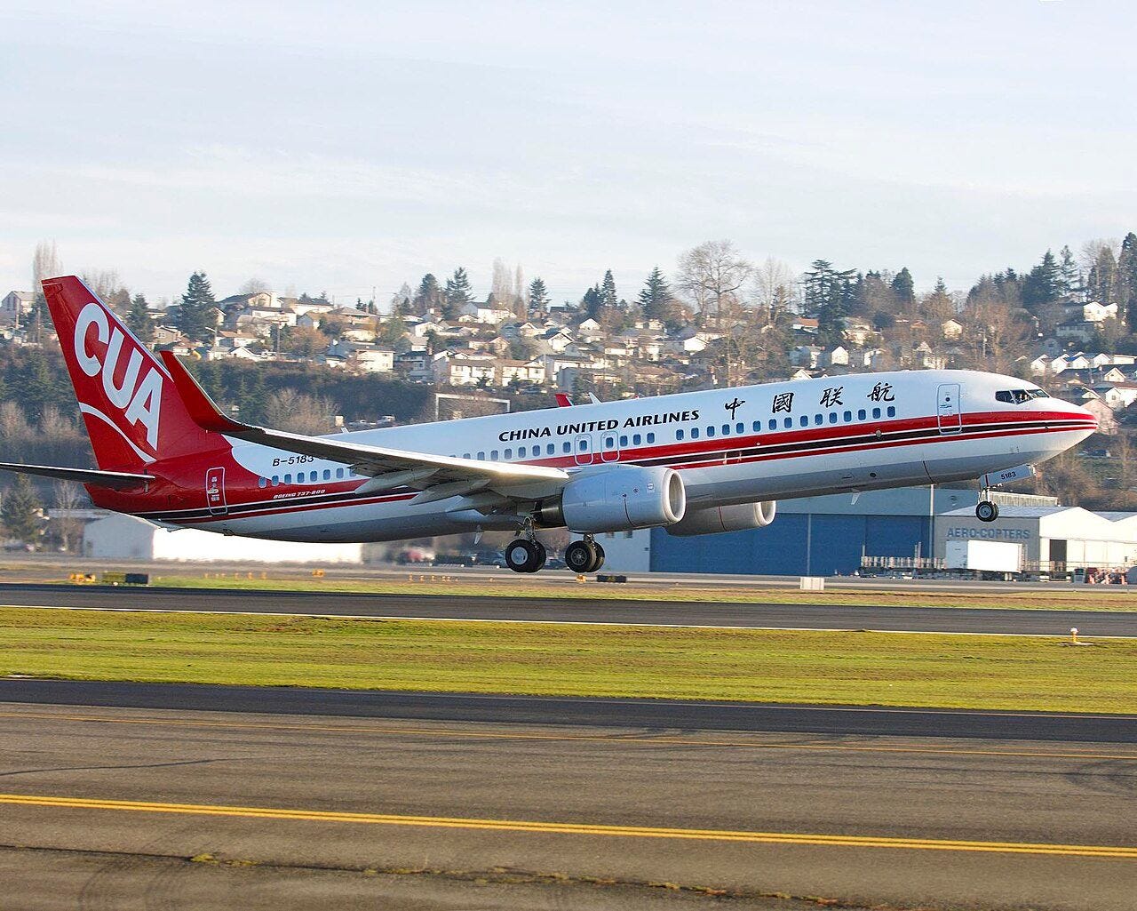 China United Airlines Boeing 737-800