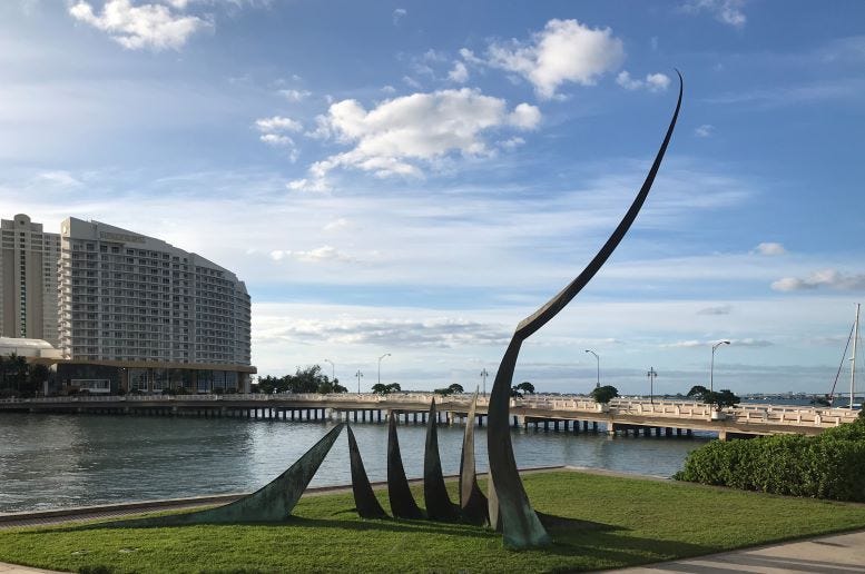 Aquila Sculpture in Brickell. Courtesy of Casey M. Piket.