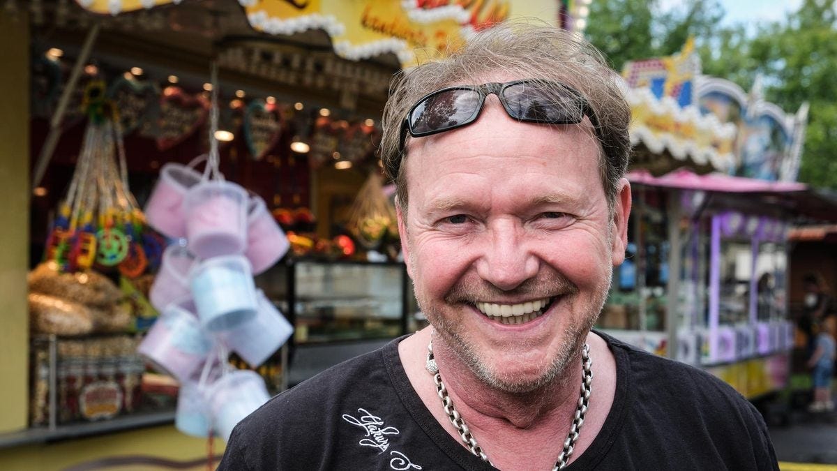 Vor einigen Tagen ist der Duisburger Schausteller Ralf Reminder plötzlich und unerwartet verstorben. Vor einigen Tagen ist der Duisburger Schausteller Ralf Reminder plötzlich und unerwartet verstorben.