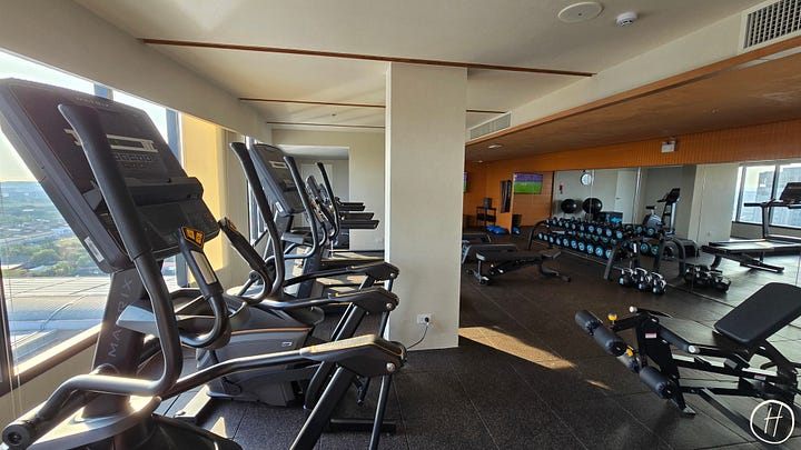 Hilton Garden Inn Rayong - Fitness room / gym 