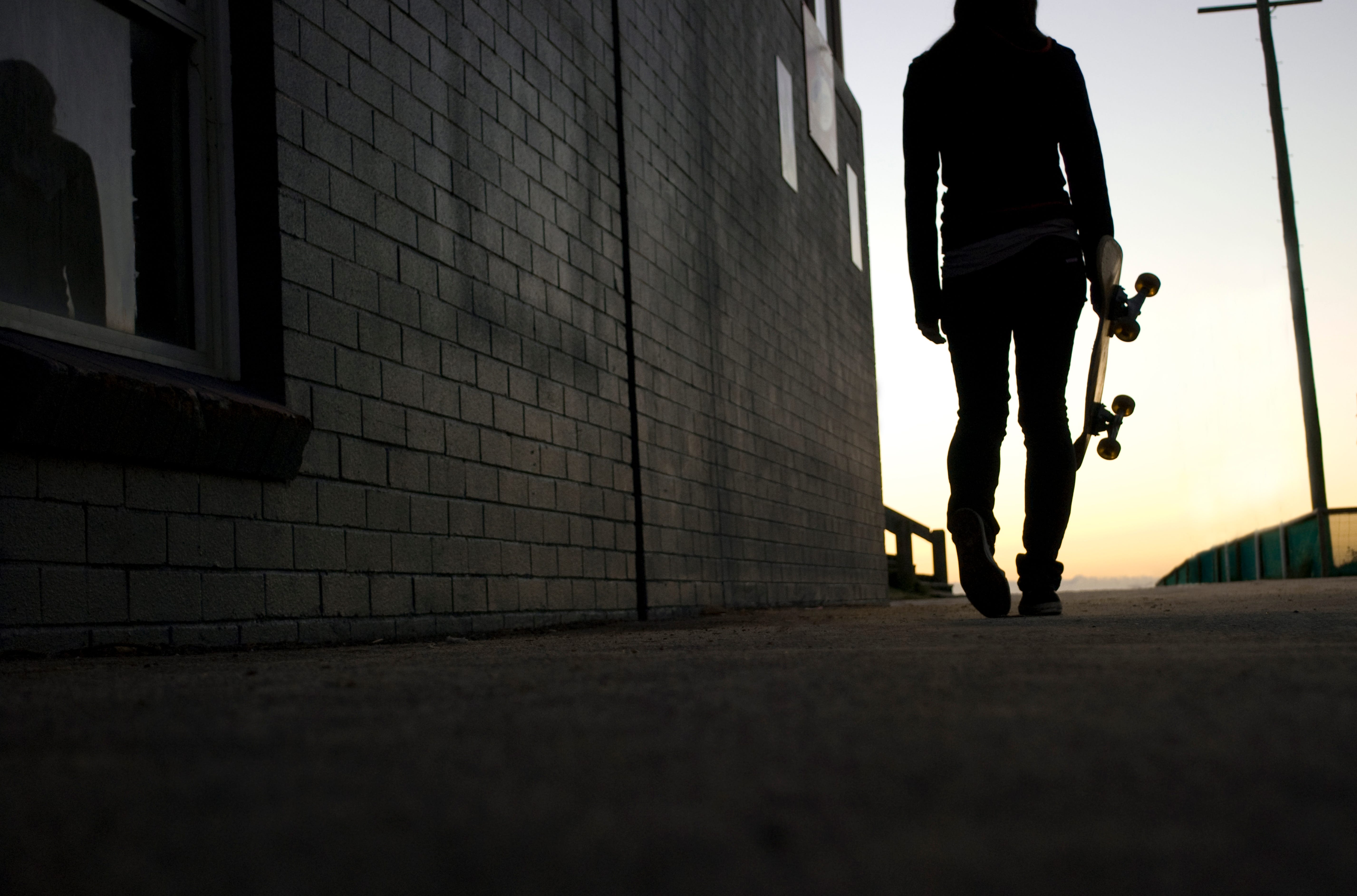 lonely-skateboarder