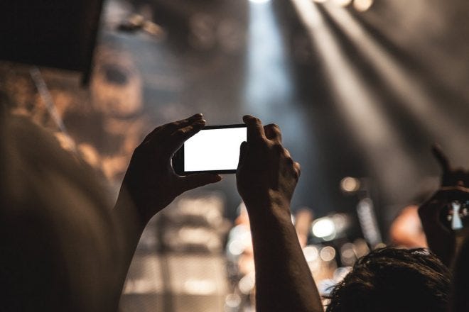 Everything Writers Need to Know about Facebook Live Everything Writers Need to Know about Facebook Live