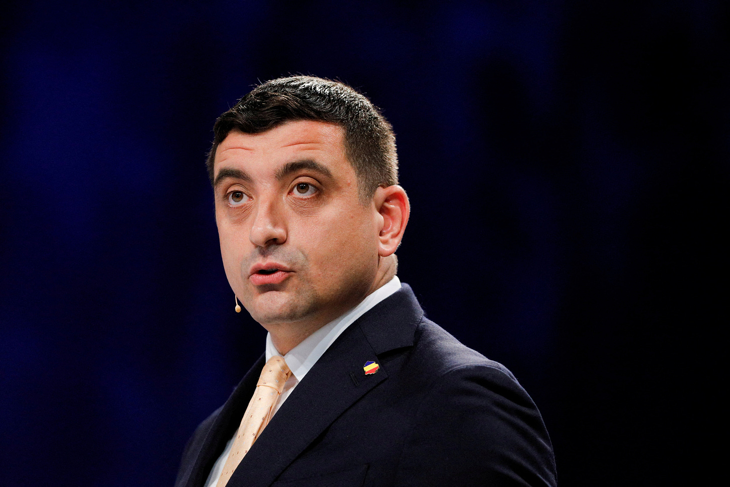 Romania should be compensated for aiding Ukraine, hard-right presidential  frontrunner says | Reuters