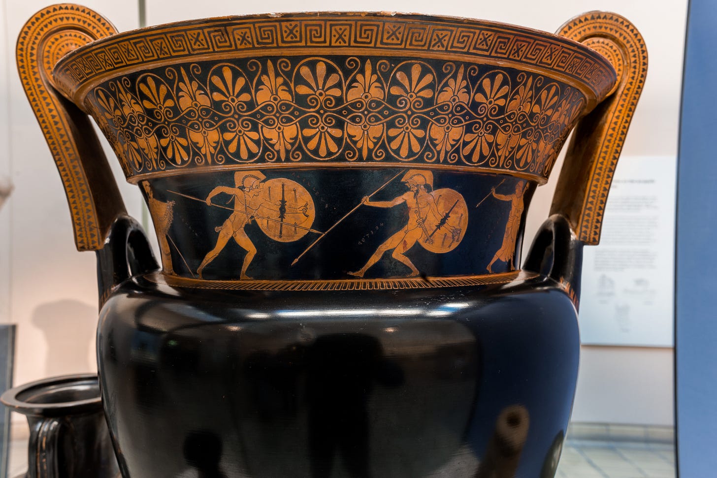  description neck side A: Achilles fighting against Hektor, between Athena (helping) and Apollon (turning himself away); name inscriptions: ATHENAIA, ACHILLEUS, HEKTOR, APOLLON: inspired by Homer, Ilias - side B: Achilles fighing against the Ethiopian Memnon, between their mothers Thetis and Eos, name inscriptions: THETIS, ACHILLEUS, MEMNON, HEOS - production place: Athens - painter: Berlin Painter - period / date: late archaic, ca. 490 BC - material: pottery (clay) - height: 63 cm - findspot: Cerveteri - museum / inventory number: London, British Museum 1848,0801.1 Cat. Vases E 468 - bibliography: John D. Beazley, Attic Red-Figure Vase-Painters, Oxford 1963(2), 206, 132