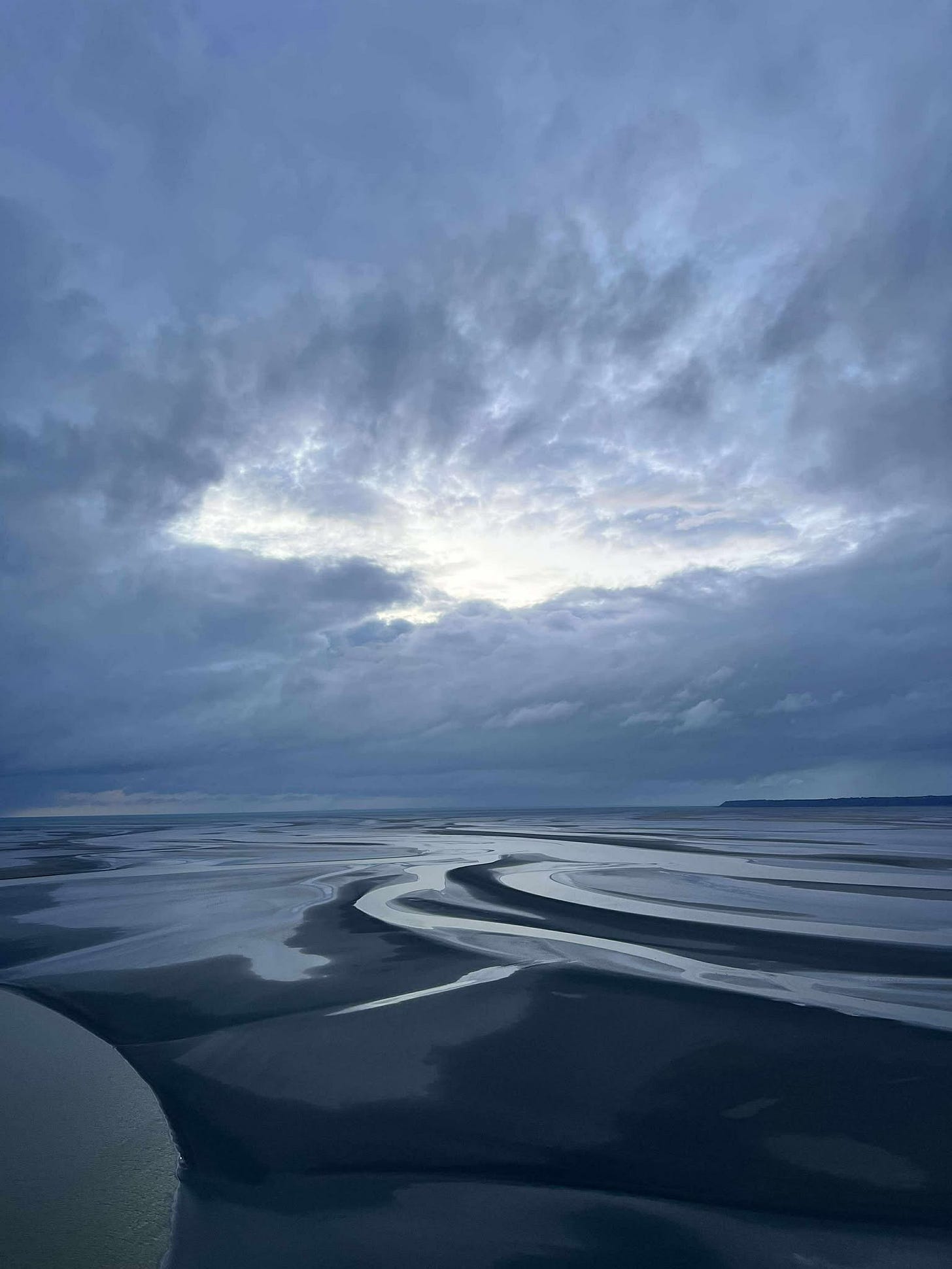 No description available.