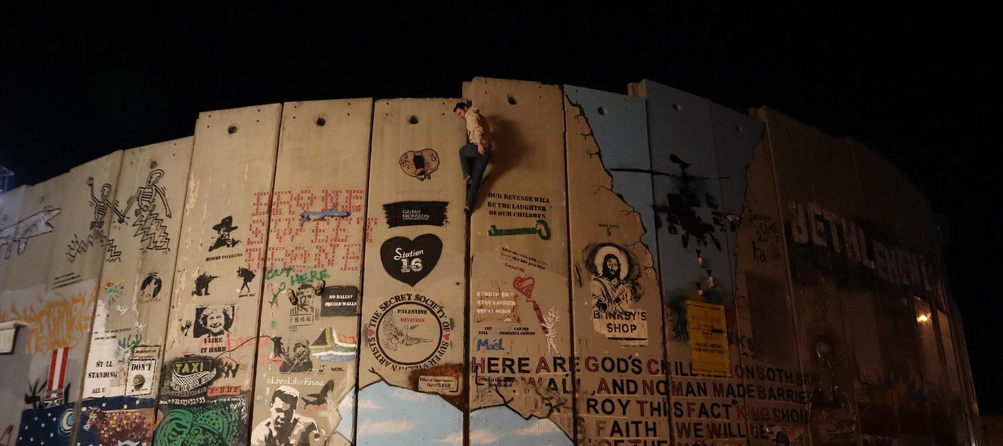 Tents built in Rafah for Palestinian refugees