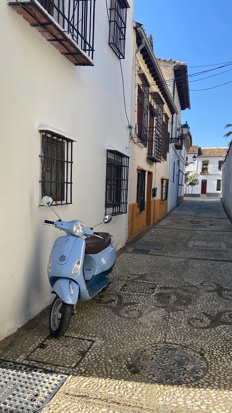 Gang-gang kecil di distrik Albaicin, Granada