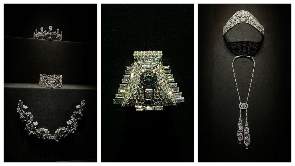 Tiara 1905, Shocker 1906 y Broche de azucenas 1906; Broche de clip Pirámide 1935; Tiara 1911 y Collar Lavalliere 1906. Foto @LightRich