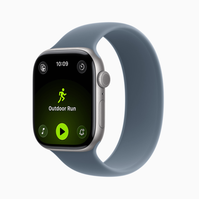 With watchOS 26, the Workout app features a new layout that makes it easier to customize workouts with Workout Views, custom workouts, Pacer, Race Route, and more. With watchOS 26, the Workout app features a new layout that makes it easier to customize workouts with Workout Views, custom workouts, Pacer, Race Route, and more.