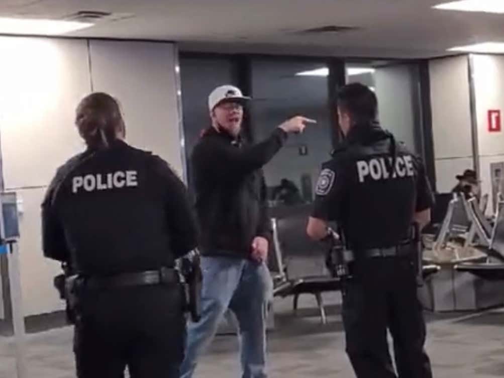 Barstool Sports on X: "Some Guy Had An All-Time Freak Out At The Airport  And Got Tased For His Troubles https://t.co/QAxyGwJYPR  https://t.co/eQqtRXQcNg" / X