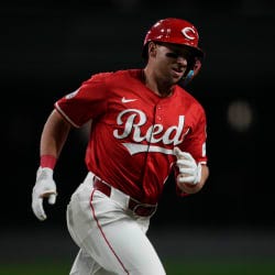 Spencer Steer da HR de 2 rayas Spencer Steer da HR de 2 rayas