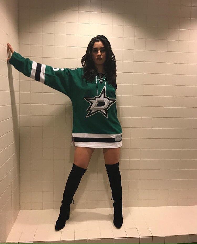 Lauren Jauregui Pics on Twitter: "BLESS LAUREN IN THESE HOCKEY JERSEYS  🗣🗣🗣 https://t.co/5ccJOp41Ec" / Twitter